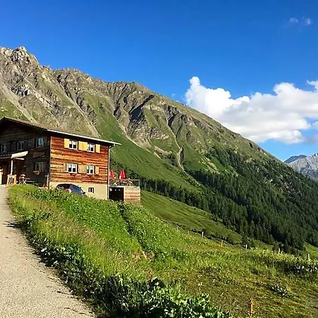 Otel Berggasthaus-strassberg
